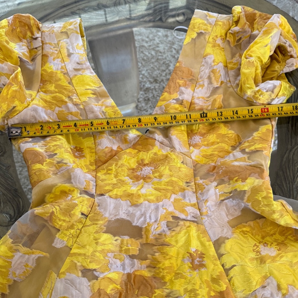 Showpo Brailey Jacquard Puff Sleeve Mini Dress Yellow Floral 6 NWT Babydoll - Picture 10 of 12